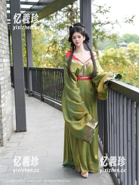 秀人网-周于希Sally 秀人网 - 看!周于希Sally比基尼写真集更新,懒得说话,只想默默欣赏。