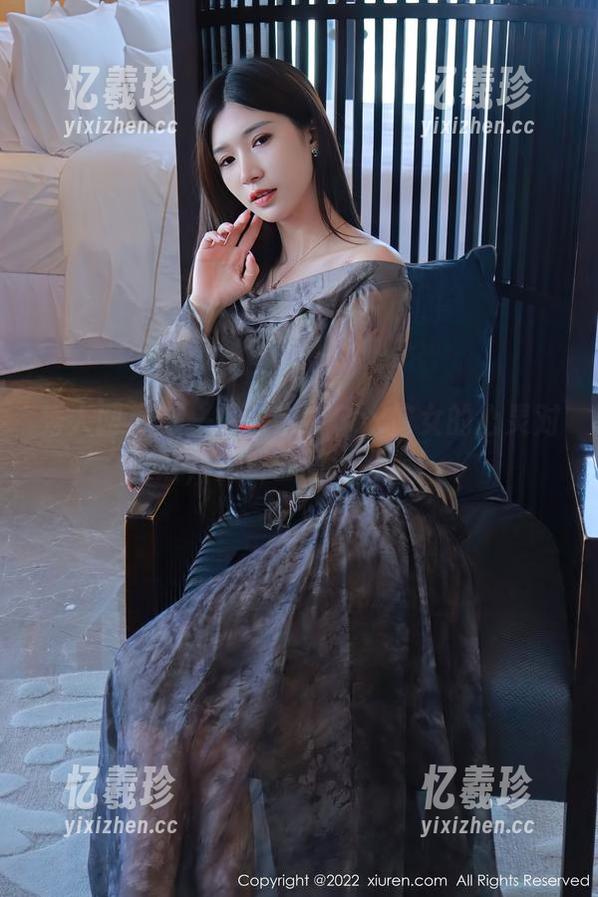 秀人网-奈奈Fox 秀人网 - 来一场与奈奈Fox修女的心灵对话,免费套图送给你!
