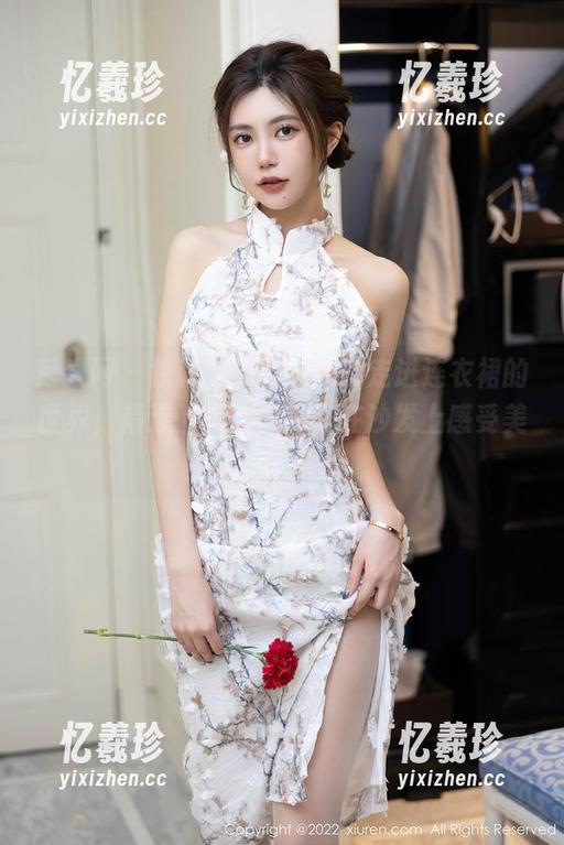 秀人网-徐莉芝Botty 秀人网 - 徐莉芝Botty带你走进连衣裙的世界,精选作品集,瘫坐在沙发上感受美好。