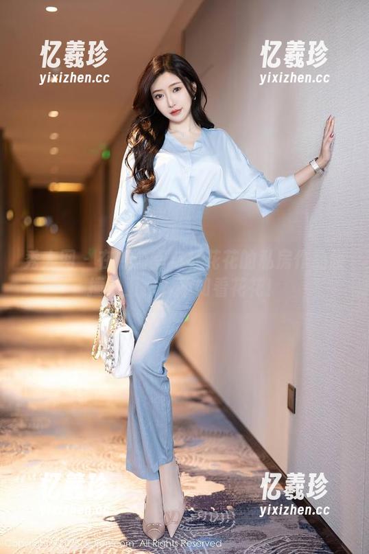 秀人网-杜花花 秀人网 - 在办公室与杜花花的私房作品碰撞,工作?不如看花花!