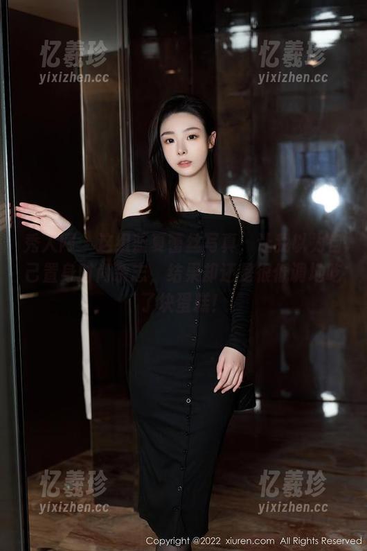 秀人网-蓝夏 秀人网 - 这组蓝夏蕾丝写真,让我以为自己置身时尚杂志,结果却还是很低调地吃了块蛋糕!