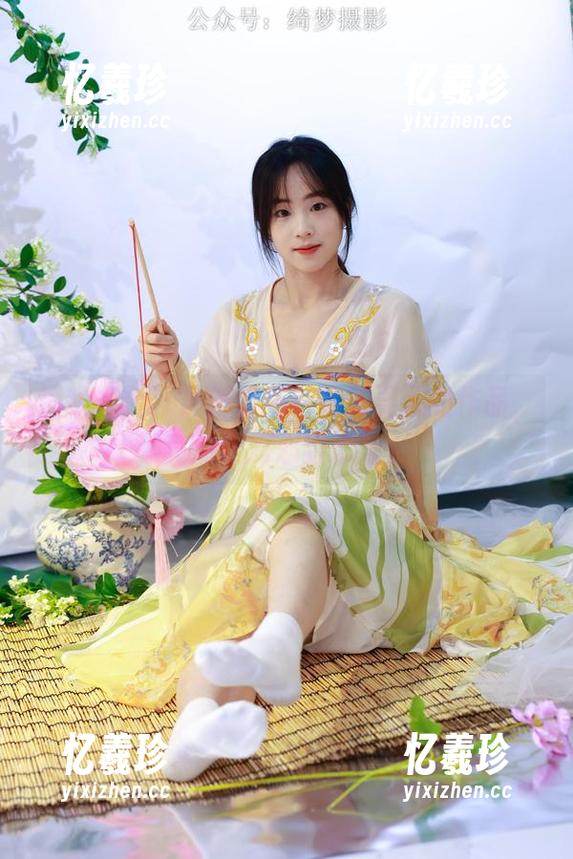 绮梦摄影 - 最新曝光！露露夏天的作品，竟然让我心猿意马。