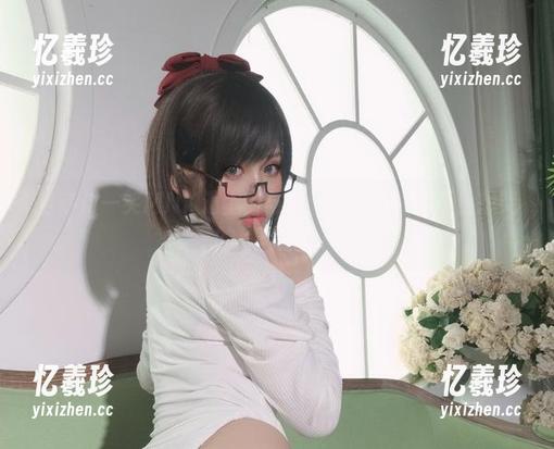 当芊川一笑MNK遇上窗与猫：一组让人忍不住想笑的写真图片！