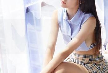 蜜桃社 – 露西Lucy在线：海边风光和趣味图片双重享受！