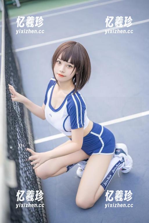蜜汁猫裘校园作品集更新，瞧她如何用几招“宅”文化征服同学们的心！