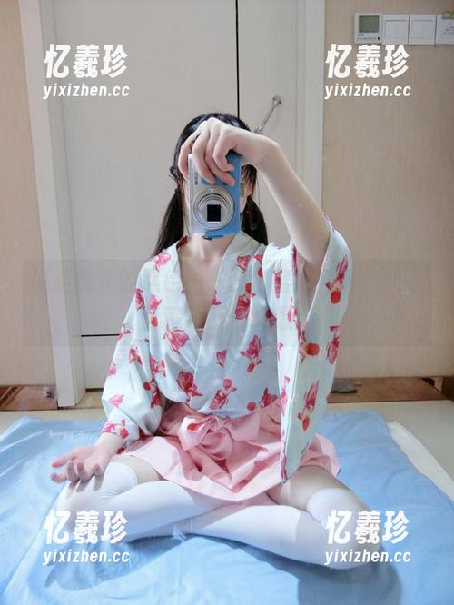 说走就走的黑色——西尔酱的合集，壁纸里藏着万千幻想。