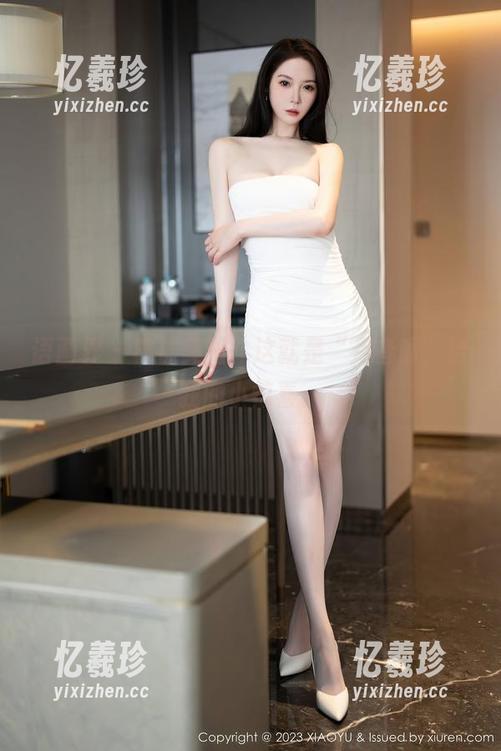 语画界-月音瞳 语画界 - 棉袜美图,这就是“月音瞳”给我的小惊喜。