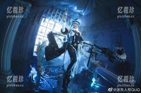 迷失人形QUQ的豹纹写真全集：你能找到几种姿势？