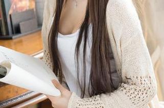 魅妍社 – 正在看张雨萌的女孩写真，脑海里突然浮现出一堆与之相关的幻想…是我想太多了吗？